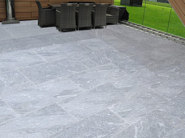 Nero Santiago - Granit, geflammt & gebürstet